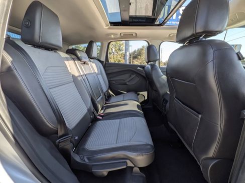 Used 2017 Ford Escape Titanium image 7