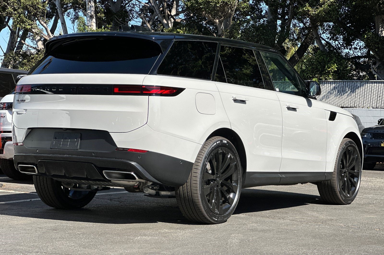 New 2026 Land Rover Range Rover Sport SE AWD/4WD image 8