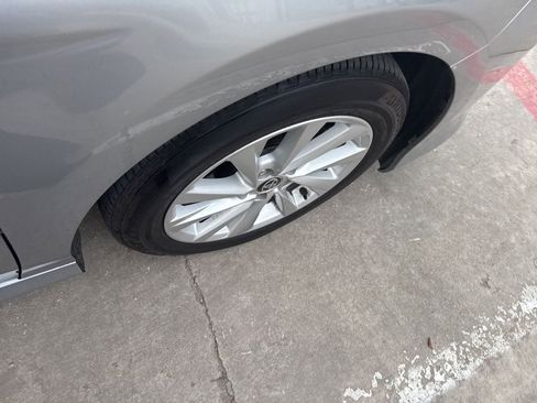 Used 2024 Toyota Camry LE image 7