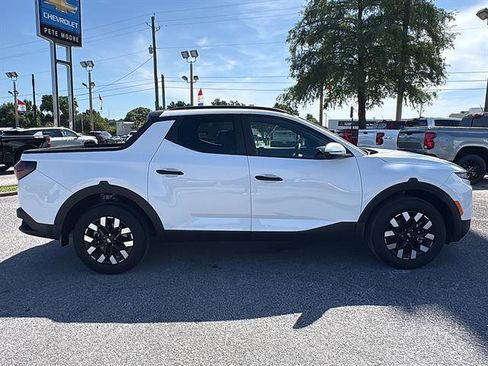 Used 2025 Hyundai Santa Cruz SEL FWD image 4