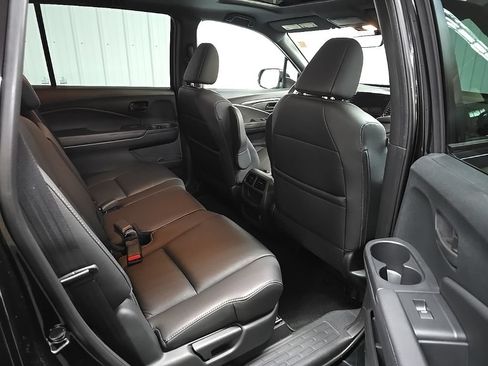 Used 2023 Honda Passport EX-L image 18