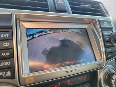 Used 2011 Toyota 4Runner Limited image 23