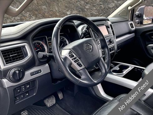 Used 2016 Nissan Titan PRO-4X w/ Pro-4x Convenience Package AWD/4WD image 10