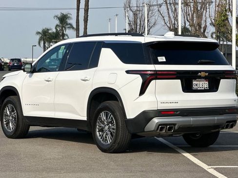 Used 2024 Chevrolet Traverse LT image 6