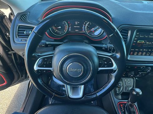 Used 2019 Jeep Compass Trailhawk image 18