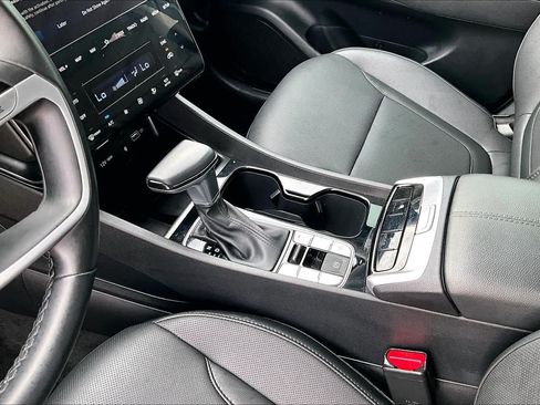 Certified 2024 Hyundai Tucson SEL w/ Convenience Package FWD image 17