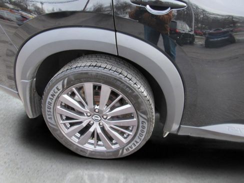 Used 2022 Nissan Pathfinder SL w/ SL Premium Package image 4