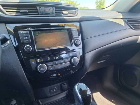 Used 2019 Nissan Rogue SV AWD/4WD image 29
