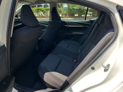 Used 2025 Toyota Camry LE image 11