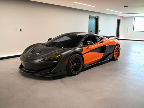 Used 2019 McLaren 600LT RWD image 1