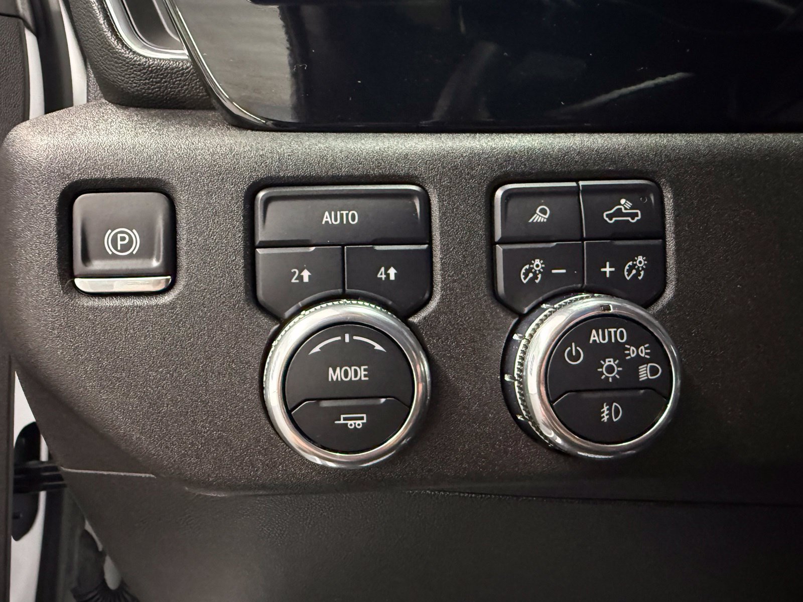 Used 2025 GMC Sierra 1500 SLT AWD/4WD image 15