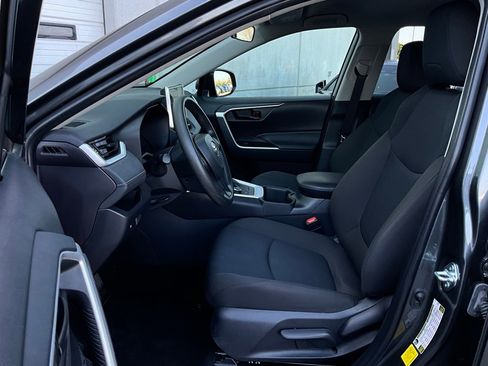 Used 2025 Toyota RAV4 LE image 9