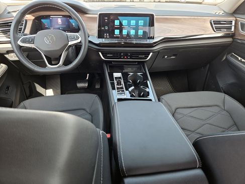 New 2024 Volkswagen Atlas SE FWD image 9