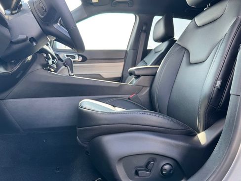 New 2026 Jeep Compass Limited AWD/4WD image 17