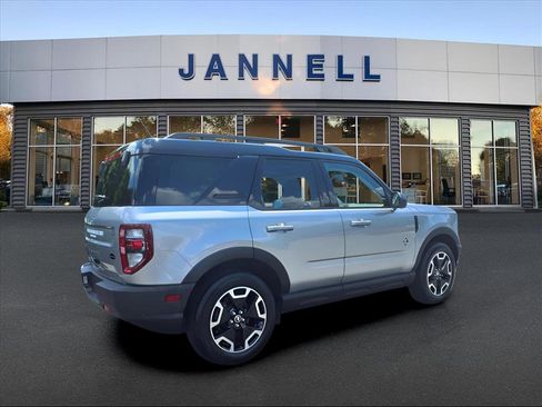 Used 2023 Ford Bronco Sport Outer Banks w/ Tech Package image 5