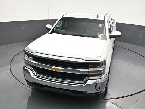 Used 2018 Chevrolet Silverado 1500 LT w/ LT Eassist Package AWD/4WD image 24