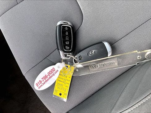 Used 2023 Hyundai Elantra SEL FWD image 10
