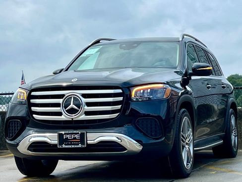 Certified 2026 Mercedes-Benz GLS 450 4MATIC image 4