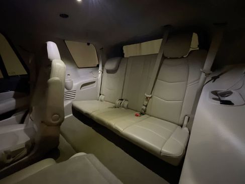 Used 2015 Cadillac Escalade Premium image 24