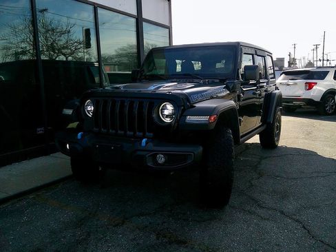 Used 2023 Jeep Wrangler Unlimited Rubicon 4xe w/ Cold Weather Group AWD/4WD image 2