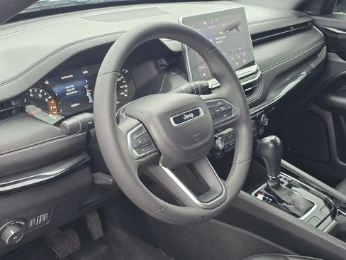 Certified 2022 Jeep Compass Latitude FWD image 12