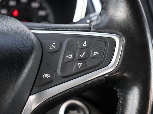 Used 2022 Chevrolet Equinox LT w/ Driver Convenience Package image 24