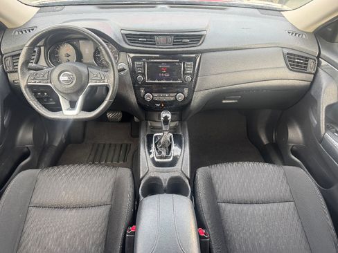 Used 2019 Nissan Rogue SV image 10