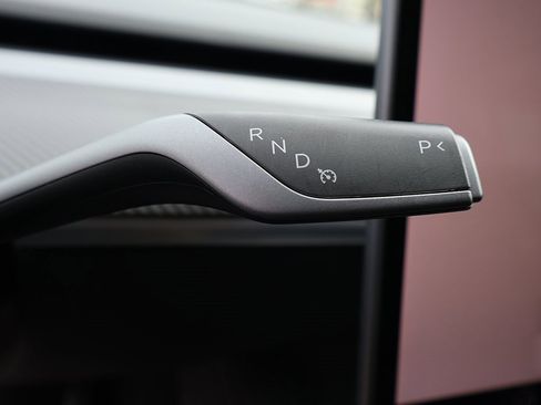 Used 2023 Tesla Model Y Long Range image 46