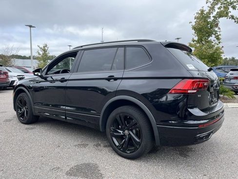 Certified 2024 Volkswagen Tiguan SE R-Line image 5