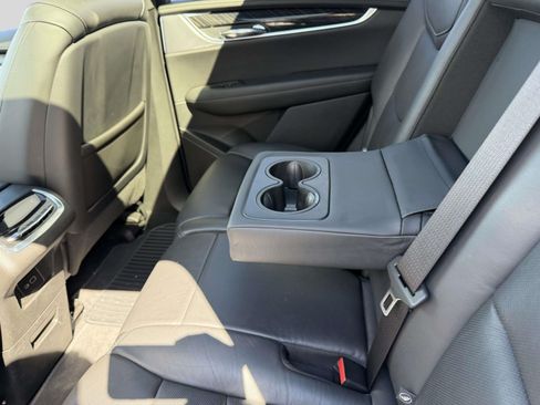 Certified 2020 Cadillac XT6 Premium Luxury FWD image 17