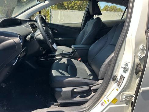 Used 2016 Toyota Prius Three Touring FWD image 10