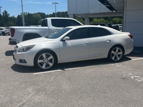 Used 2013 Chevrolet Malibu LTZ FWD image 2
