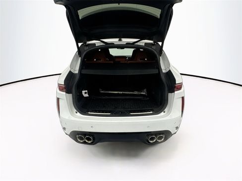 Used 2023 Jaguar F-PACE SVR image 26