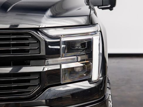 Used 2025 Ford F150 Platinum AWD/4WD image 5