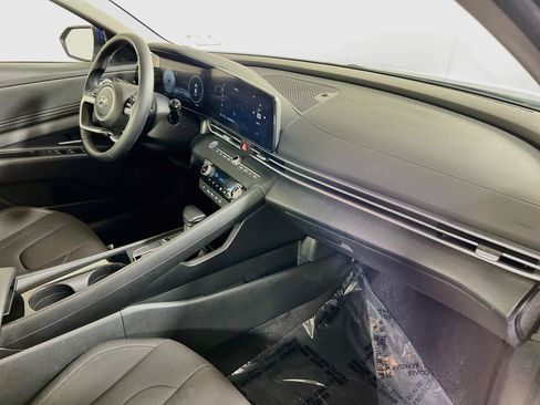 Used 2023 Hyundai Elantra SEL w/ Convenience Package FWD image 28