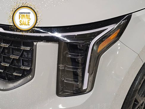 Certified 2025 Kia Carnival SX image 12