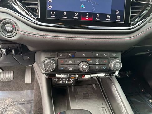 Used 2022 Dodge Durango R/T RWD image 25