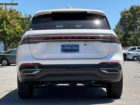New 2026 Lincoln Nautilus Premier AWD/4WD image 5