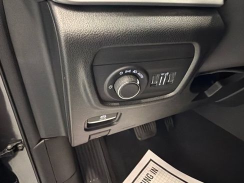 Used 2023 Jeep Grand Cherokee Altitude AWD/4WD image 19
