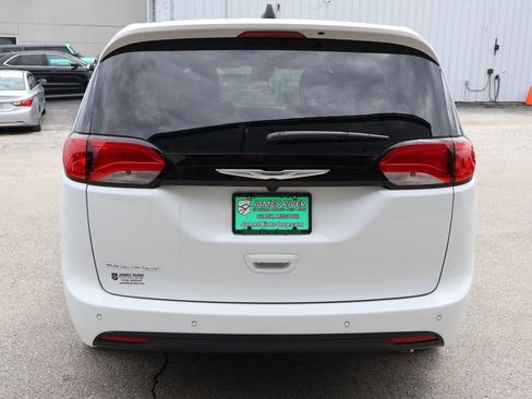 New 2027 Chrysler Pacifica LX FWD image 4