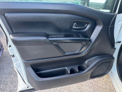Used 2017 Nissan Titan S RWD image 11