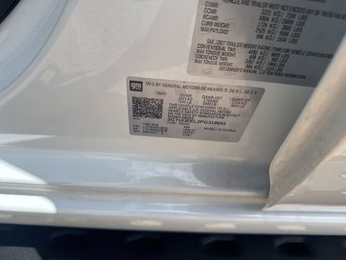 Used 2023 GMC Sierra 1500 AT4 w/ Technology Package image 12