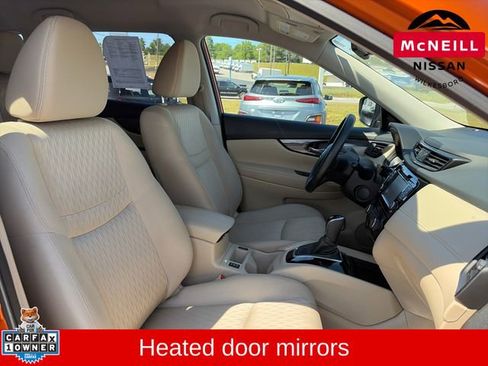 Used 2017 Nissan Rogue SV w/ SV Premium Package AWD/4WD image 13