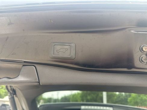 Used 2025 Toyota RAV4 XLE Premium FWD image 9