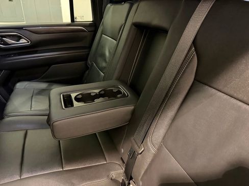 Used 2024 Chevrolet Suburban LT image 29