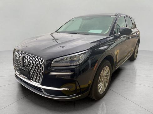 Used 2024 Lincoln Corsair AWD w/ Towing Package image 3