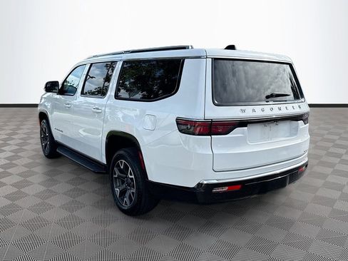 Used 2024 Jeep Wagoneer L Series III w/ Flexible Seating Group AWD/4WD image 6