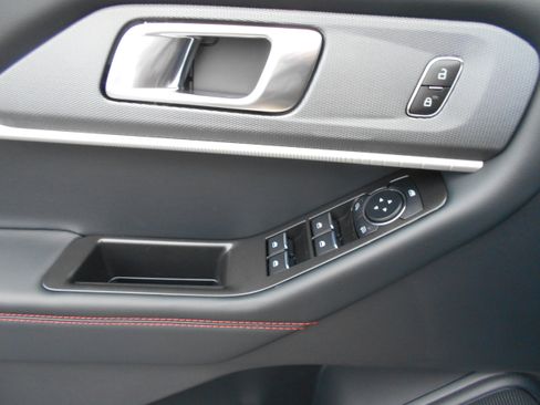 New 2026 Ford Explorer ST-Line image 5
