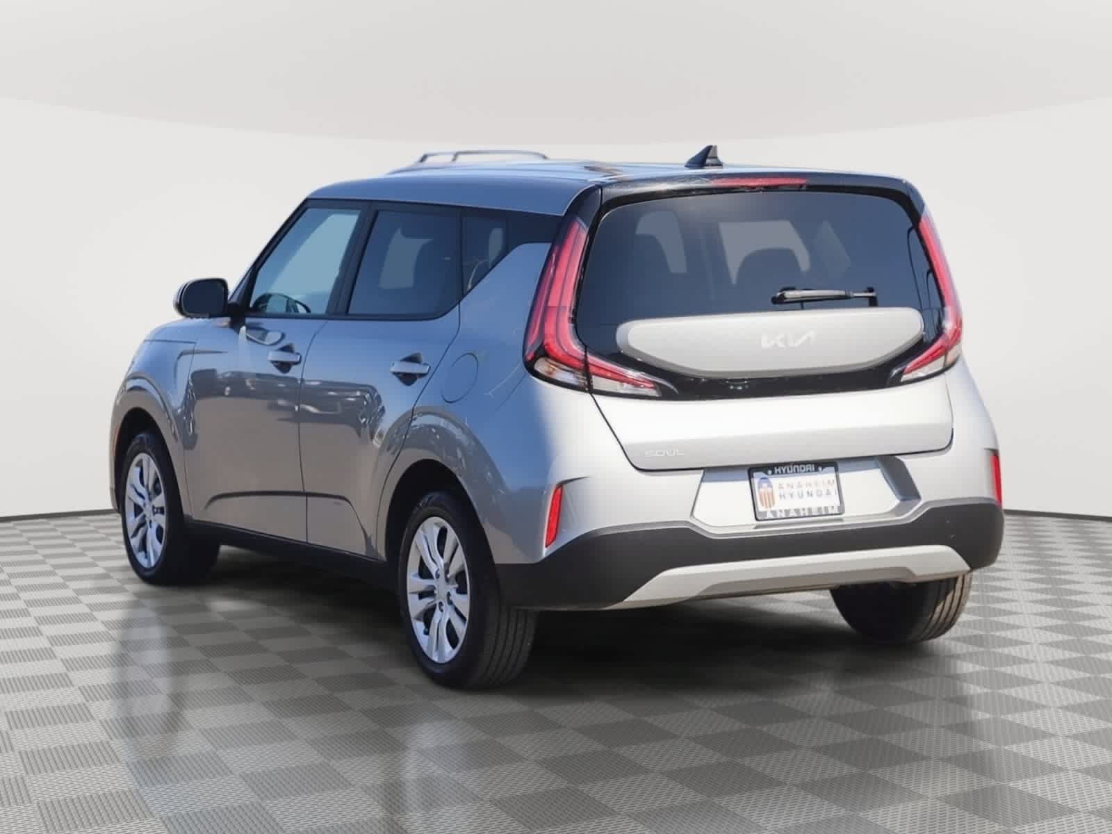 Used 2023 Kia Soul LX FWD image 9