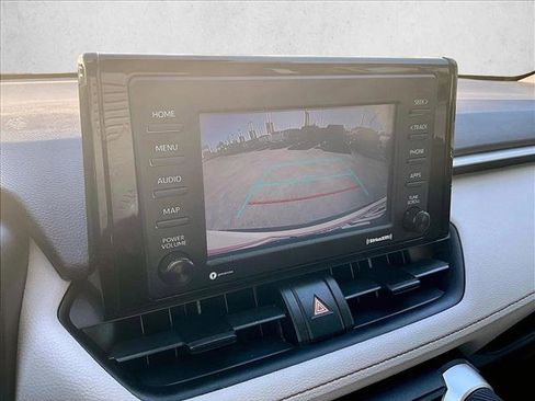 Used 2020 Toyota RAV4 XLE image 23